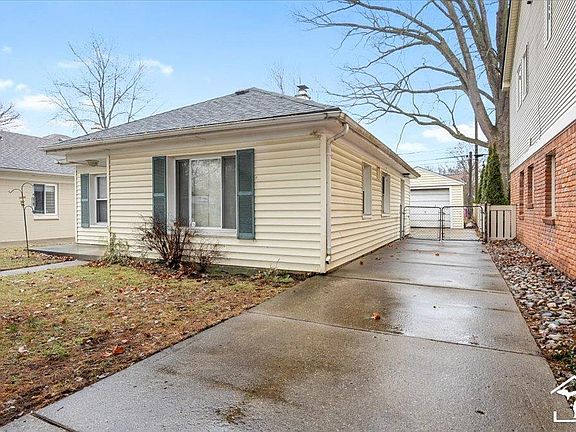 2nd image of 24431 Carlysle St