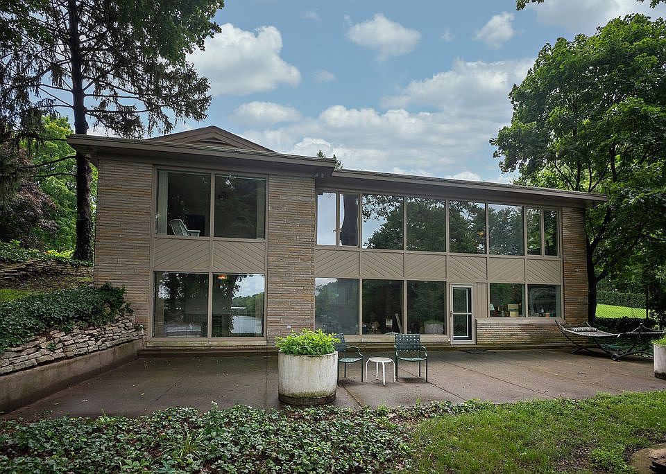 836 Lincolnway E, Mishawaka, IN 46544 Zillow