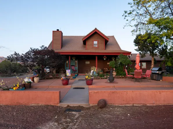 1688 N Dammeron Valley Dr E, Dammeron Valley, UT 84783