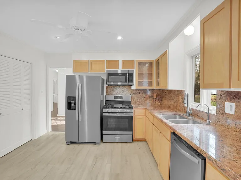 408 Wilby Dr — Photo 12