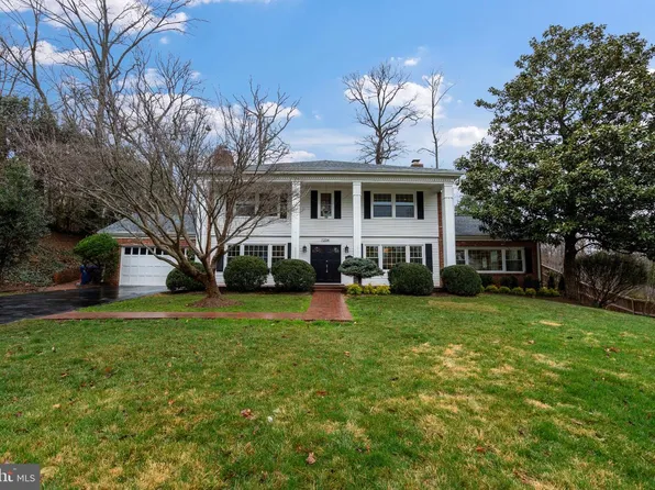 7204 Regent Dr, Alexandria, VA 22307