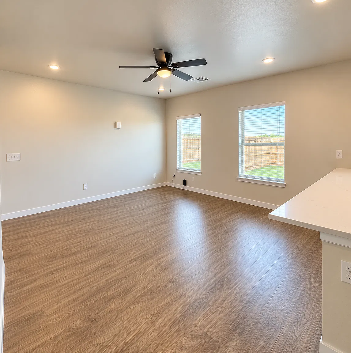 3 bed, 2.5 bath, 1677 sqft, $1,895 — Photo 3