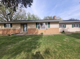 734 1st St, West Brooklyn, IL 61378