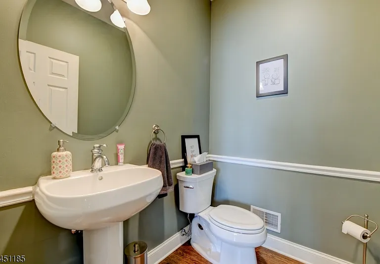 50 Bloomfield Ave #50 — Photo 7