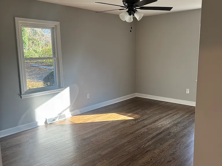209 Brook St — Photo 30