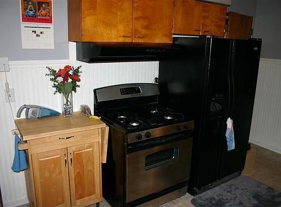 5th image of 1304 Blackstone St