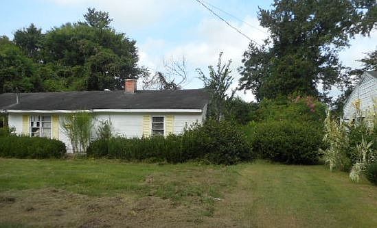 2nd image of 514 Baker St
