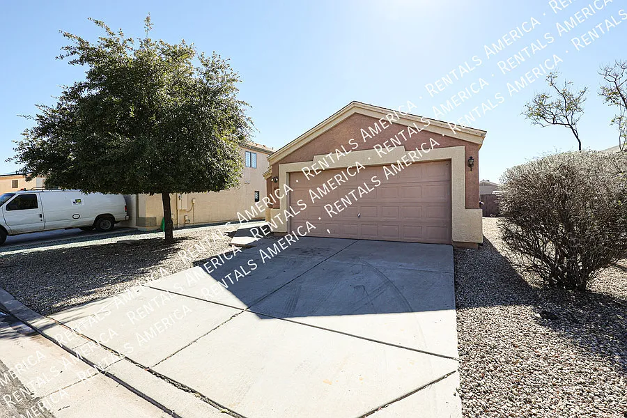 3-bedroom 2 bath in Florence — Photo 2