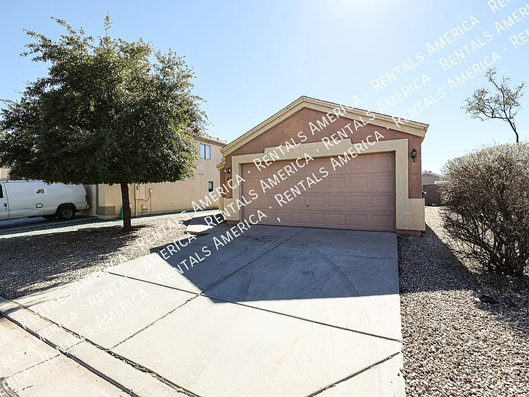 6817 E Quiet Retreat — Photo 2
