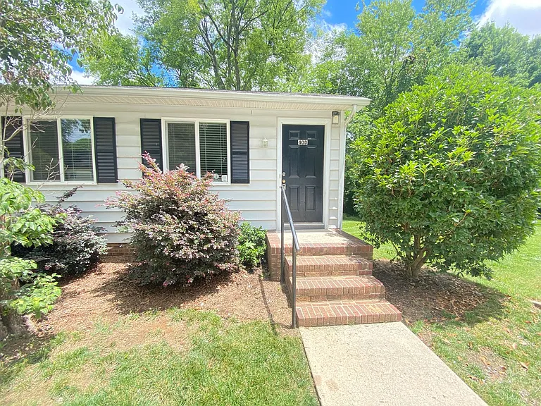40 Willowbrook Dr NW — Photo 2