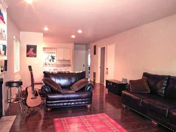 4th image of 609 Canada St APT B
