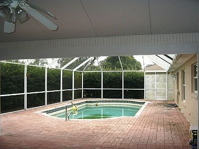 15'X28' SCREENED POOL