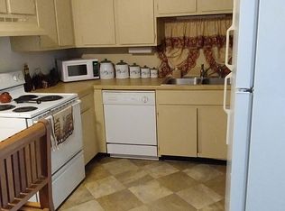 3045 4th St APT 12, Moline, IL 61265