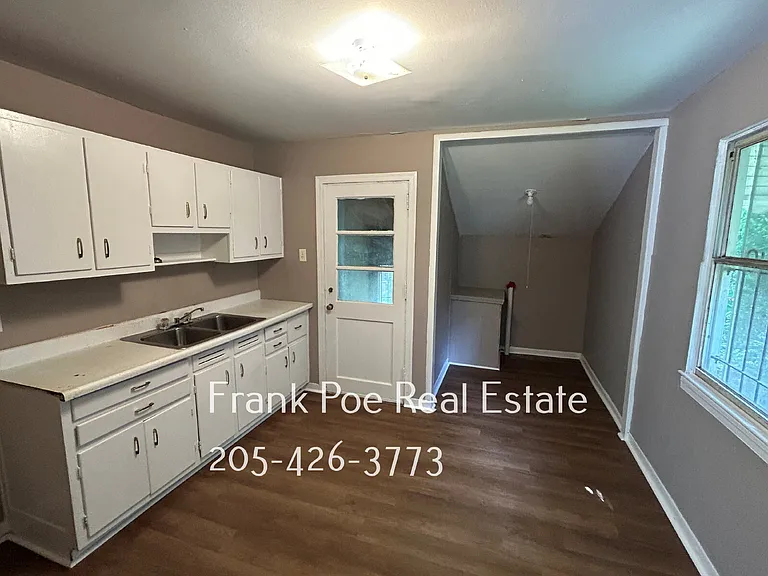 5405 Avenue J — Photo 3
