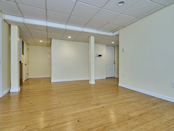 4th image of 7 Lothian Rd #B