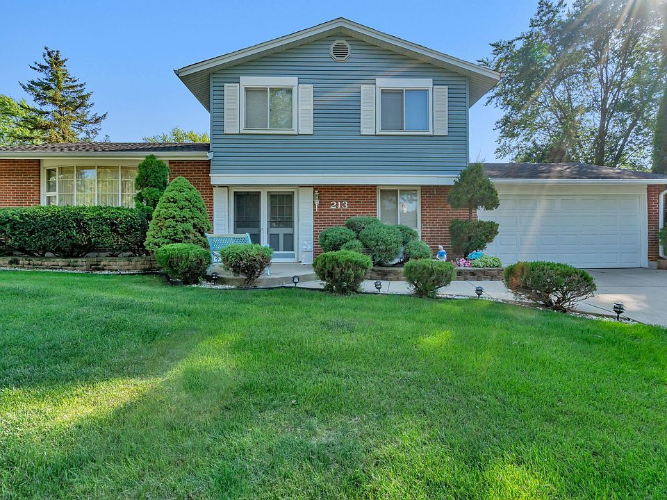 1st image of 213 Hampshire Ln
