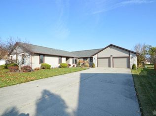 9414 Silverfox Dr, Fort Wayne, IN 46804