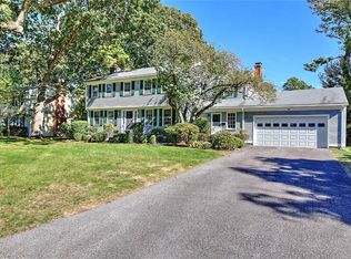 20 Wildflower Rd, Barrington, RI 02806
