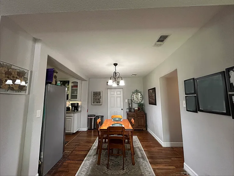 712 Hale St — Photo 7