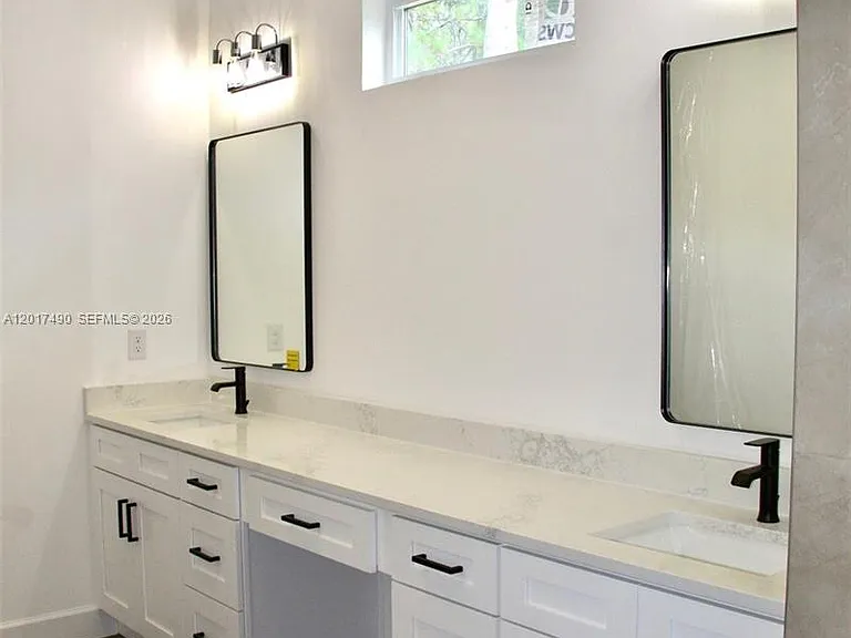 738 Harriet Ave SW — Photo 20