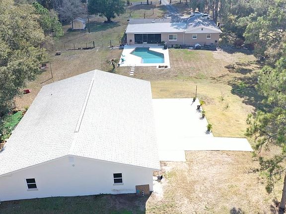 5th image of 20963 E Colonial Dr