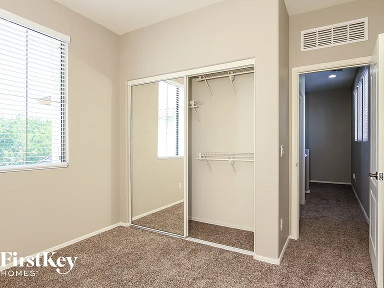 1848 E Dunbar Dr — Photo 11