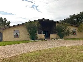 1201 Wisteria Ave — Photo 2