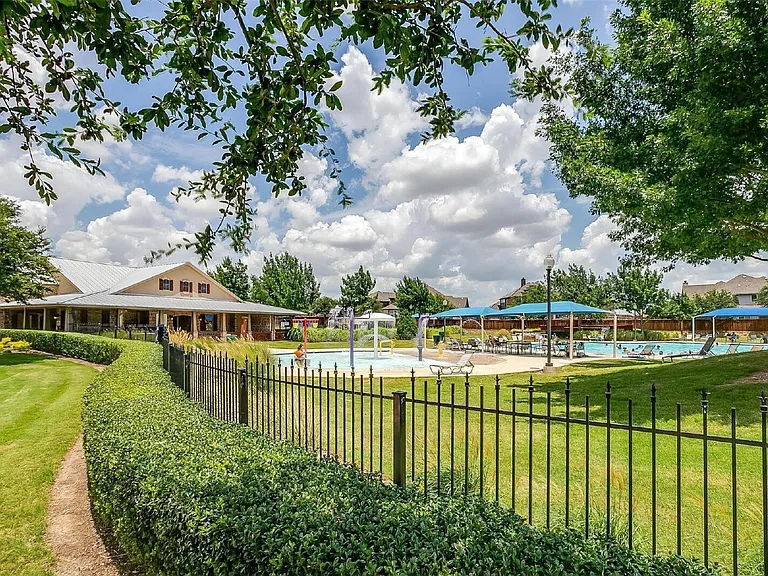 9600 Fox Hill Dr — Photo 31