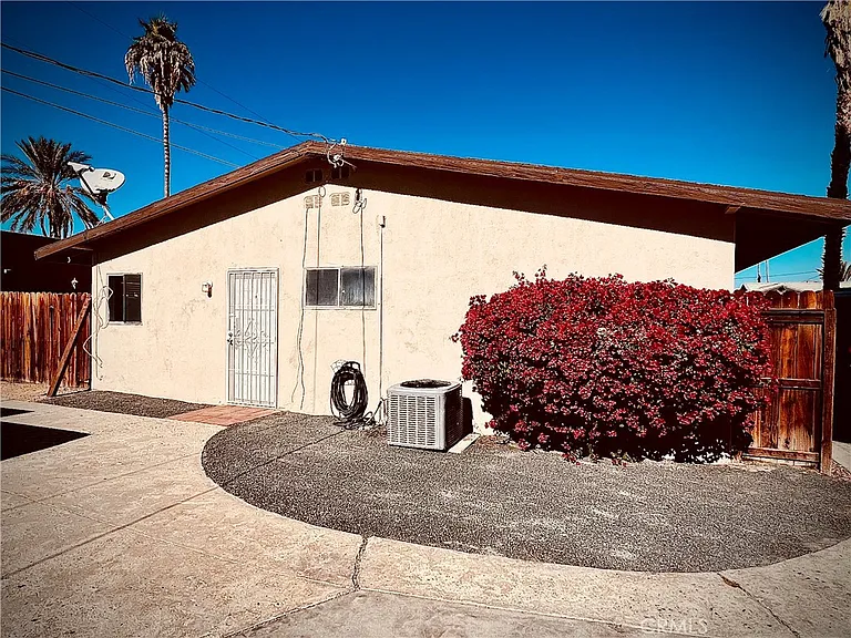 68085 Hermosillo Rd — Photo 2