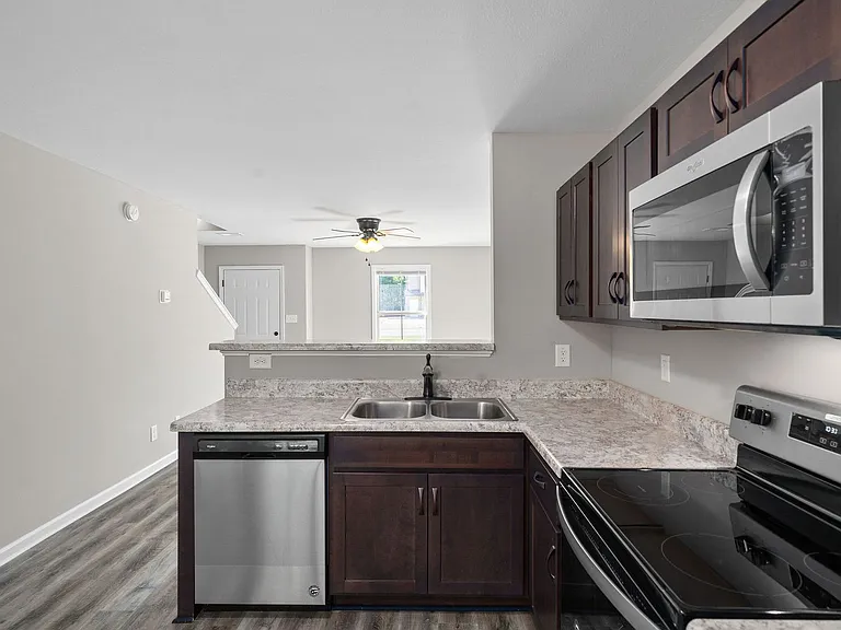 260 Smithson Ln — Photo 8