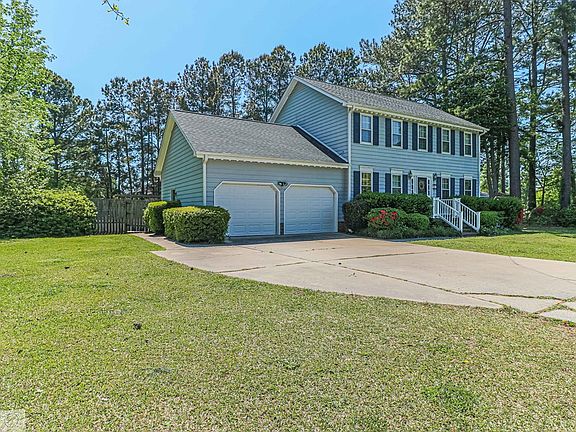 2nd image of 901 Shelley Dr