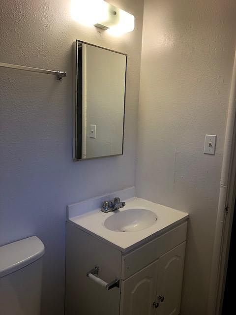 2nd image of 132 College St #38