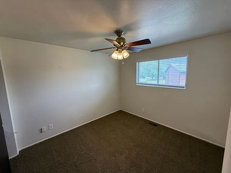735 W Carter Dr. — Photo 8