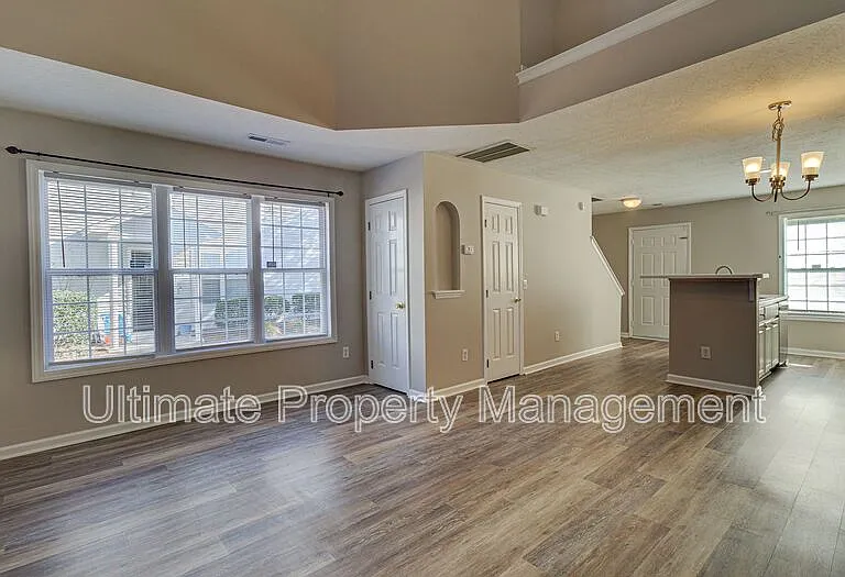 741 Sunseeker Dr — Photo 5