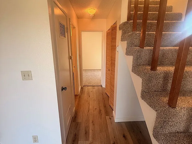 601 E Pine Ave — Photo 9