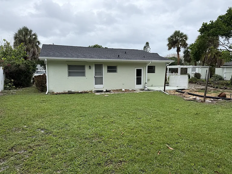 539 Sunset Blvd — Photo 32