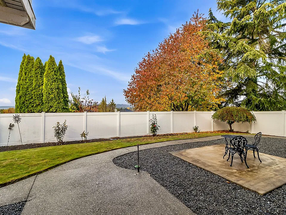 5706 69th Ave NE