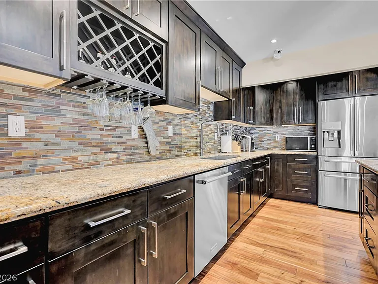 2712 W Oakey Blvd — Photo 17