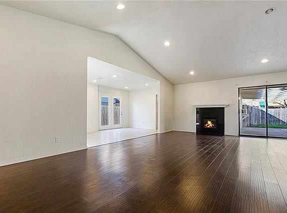 2nd image of 2321 Homestead Pl