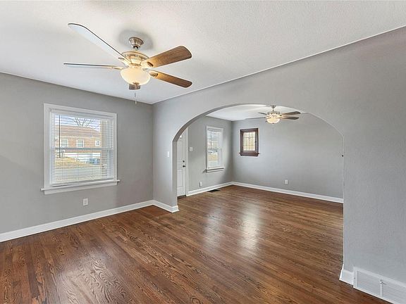 4th image of 38 Lemay Gardens Dr