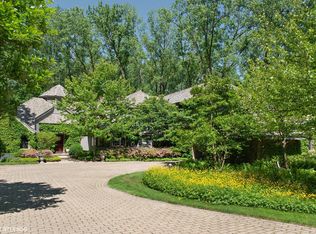 7 Lakewood Dr, Bannockburn, IL