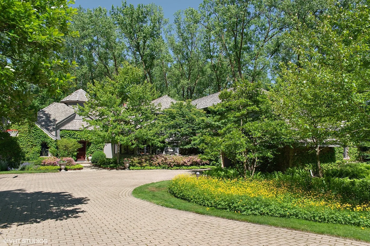 7 Lakewood Dr photo 1