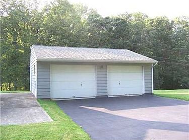 2nd image of 406 Concord Ln