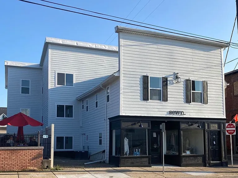 104 E Maple St #5 — Photo 7