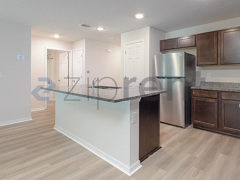 129 Wellwood Ln #B — Photo 4