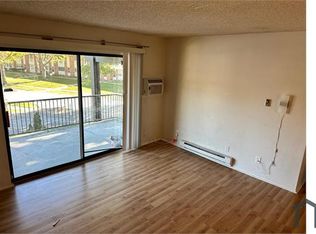 8755 Sieloff Dr APT E, Hazelwood, MO 63042