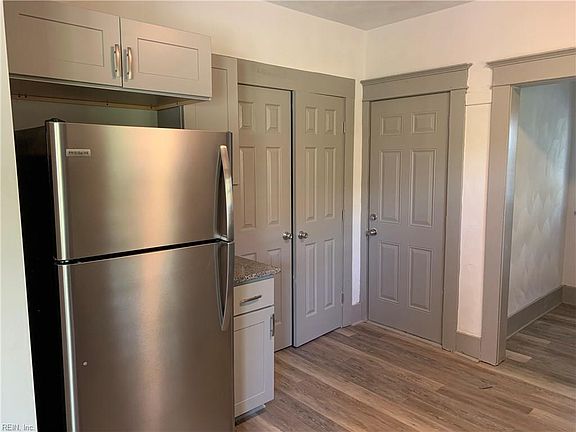 5th image of 409 W 27th St #A