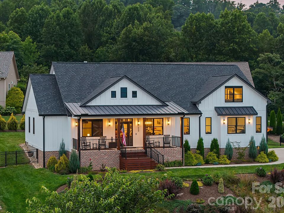 1st image of 559 Blacksmith Run Dr