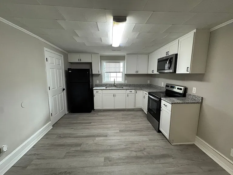 1514 W May Ave — Photo 4