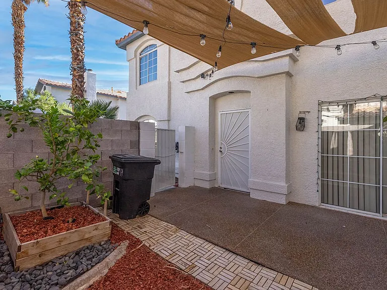 8217 Diamond Star Ct — Photo 32
